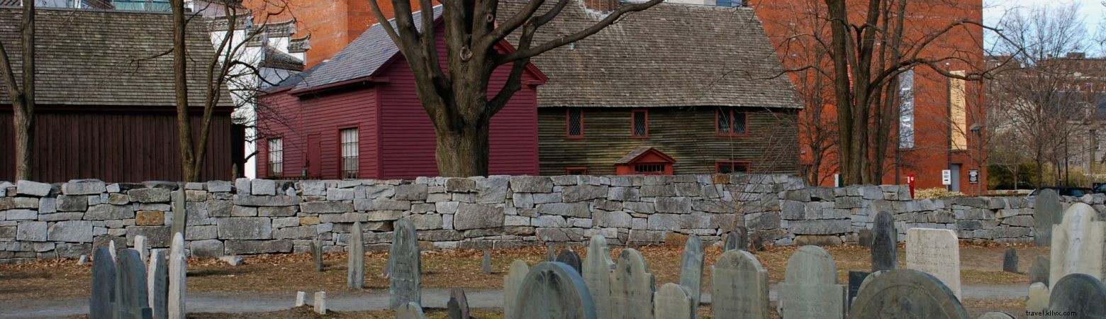 Comment visiter les cimetières historiques de Salem 