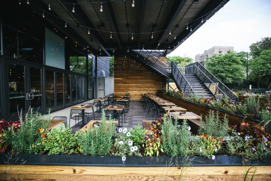 Makan di luar ruangan:Restoran Chicago dengan teras luar biasa 