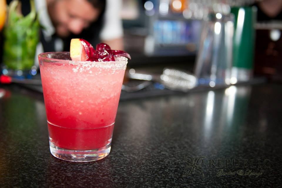 13 lugares legais para beber Frosé em Charleston 