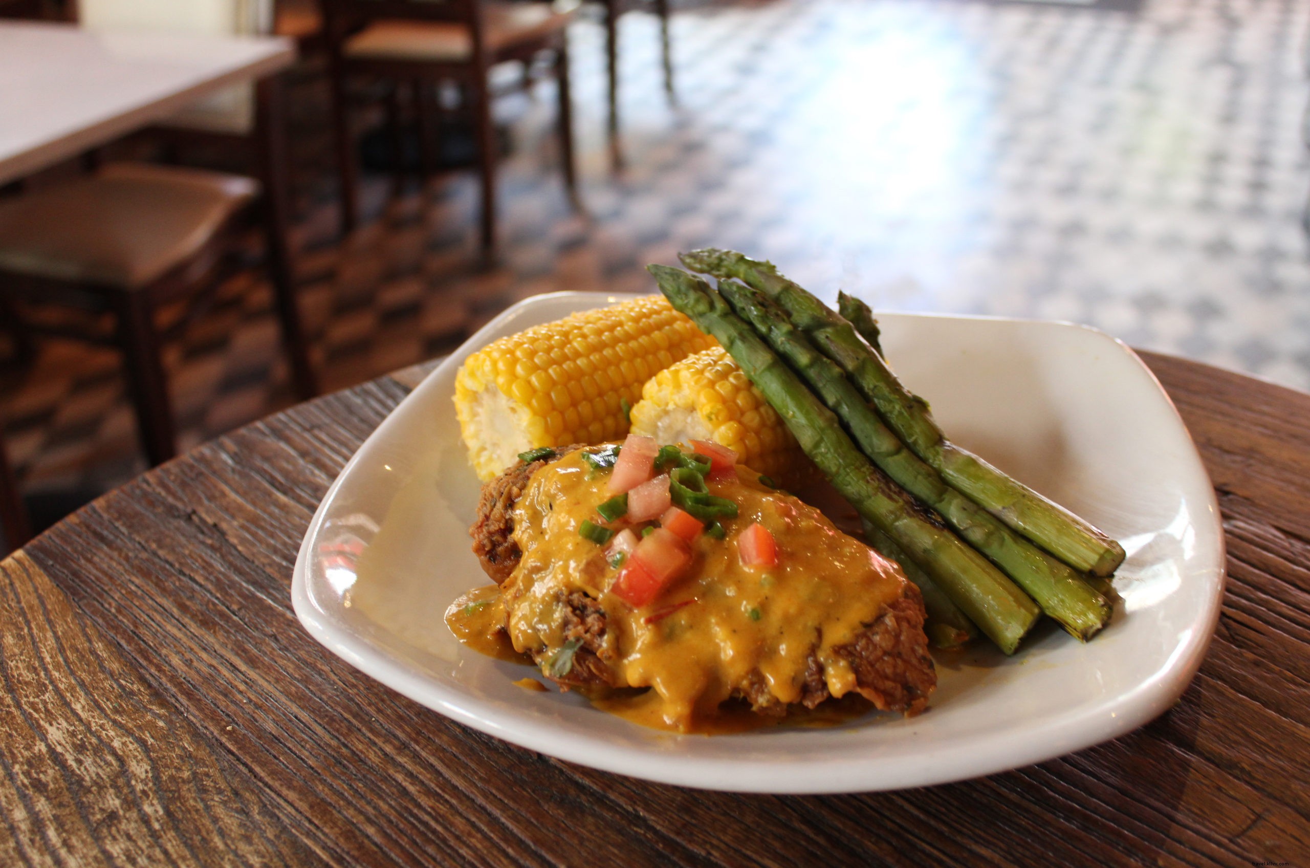 17 Tempat Terbaik untuk Ayam Goreng di Charleston 