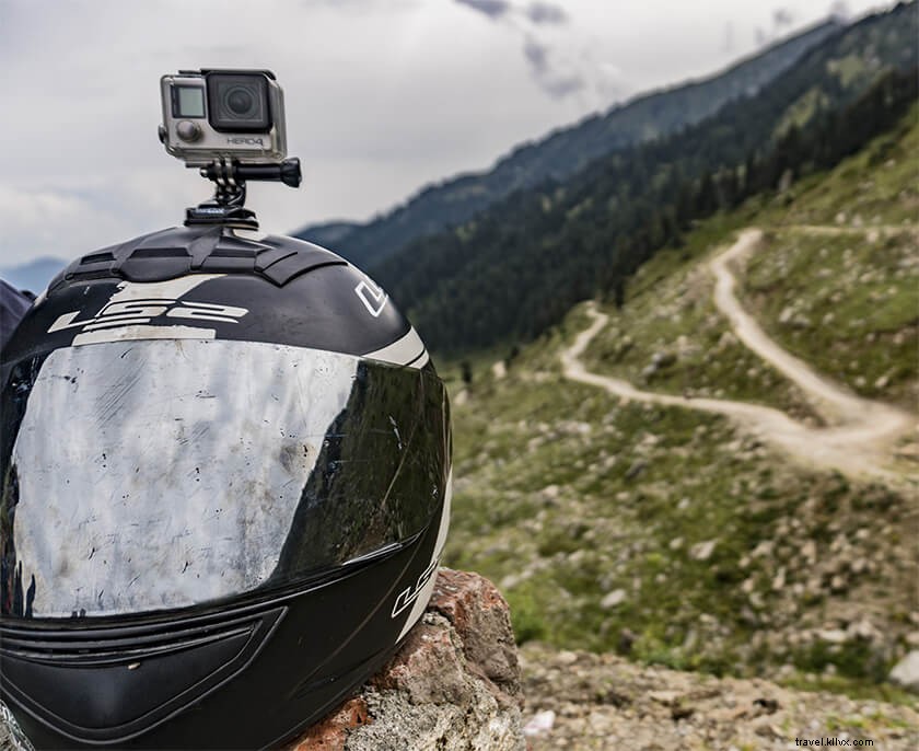 Motovloggingのための最高のオートバイのヘルメットカメラ
