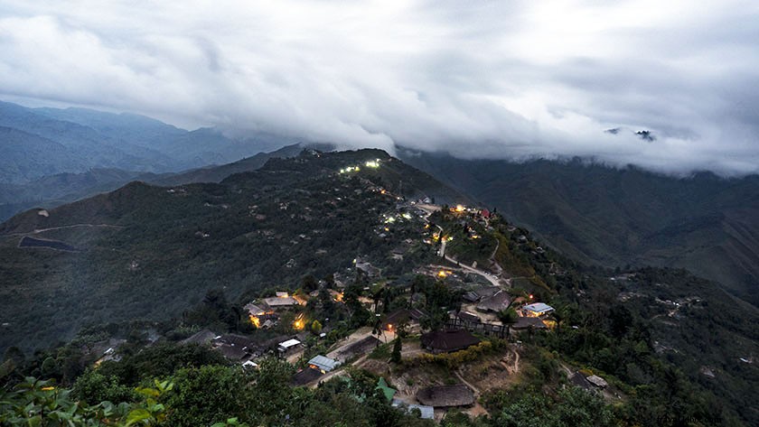 Visitando Longwa, Na segunda-feira:meu destaque em Nagaland