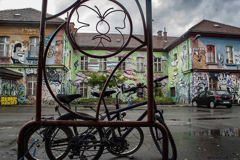 Metelkova Ljubljana :la zone d art Graffiti Steert