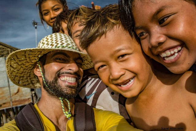 Perjalanan Saya Melalui Masa Lalu yang Menyedihkan di Kamboja