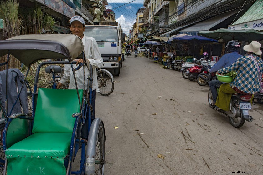 Perjalanan Saya Melalui Masa Lalu yang Menyedihkan di Kamboja