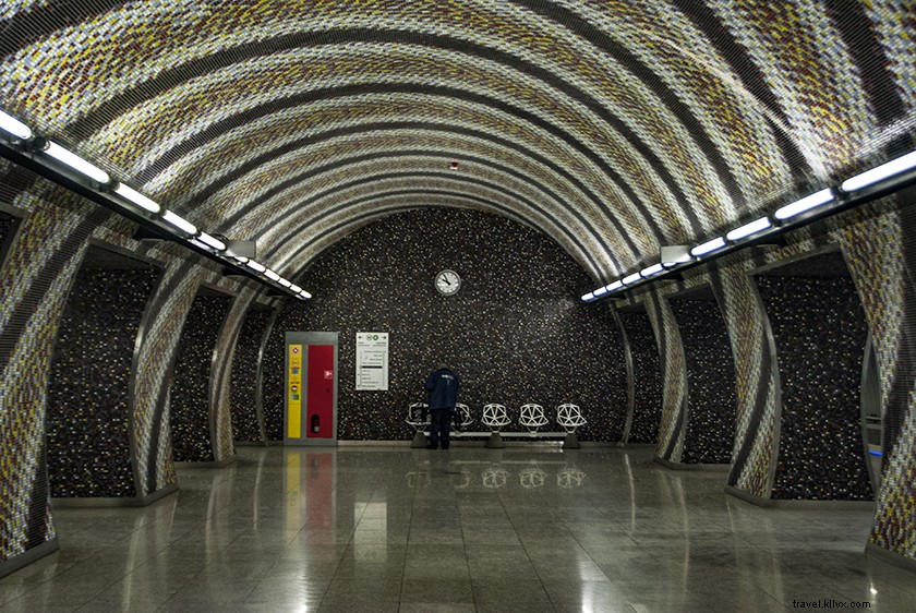 Explorar o icônico metrô de Budapeste