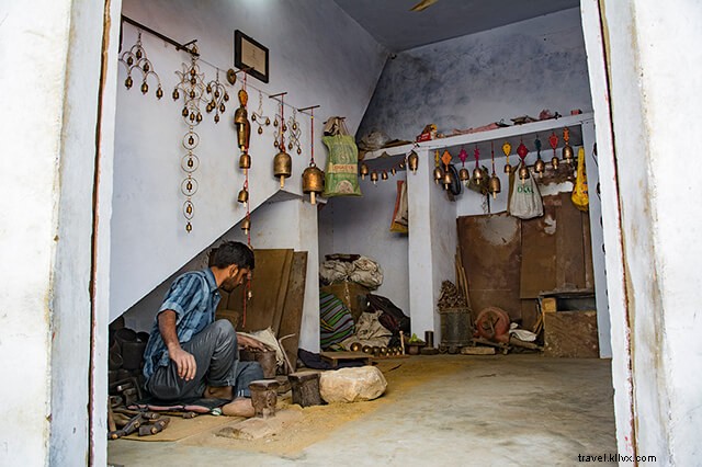 ¿Quiere ver formas de arte local en Kutch? Prueba Nirona Village