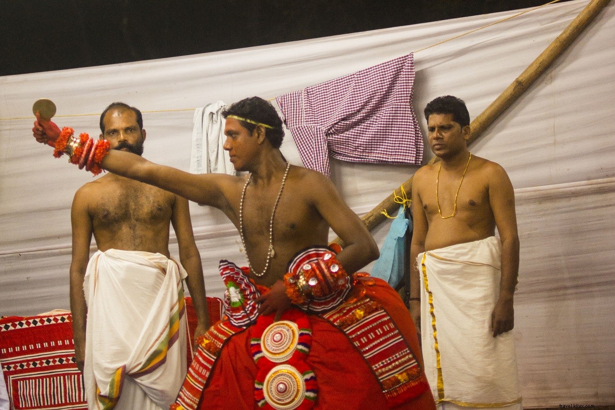 Theyyam :Plus qu une présentation fantaisiste de mises en scène