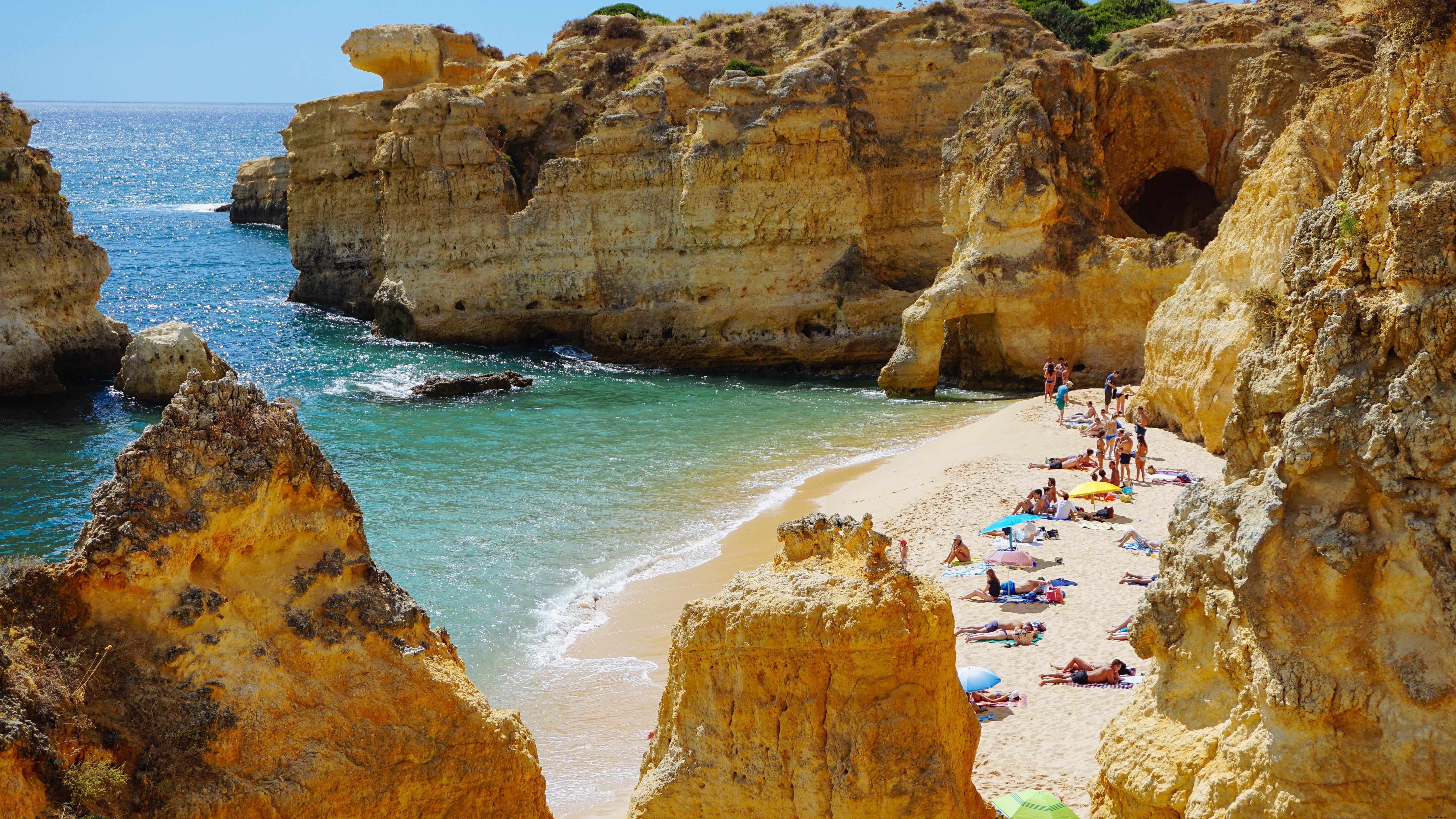 Hermosa playa en Portugal foto