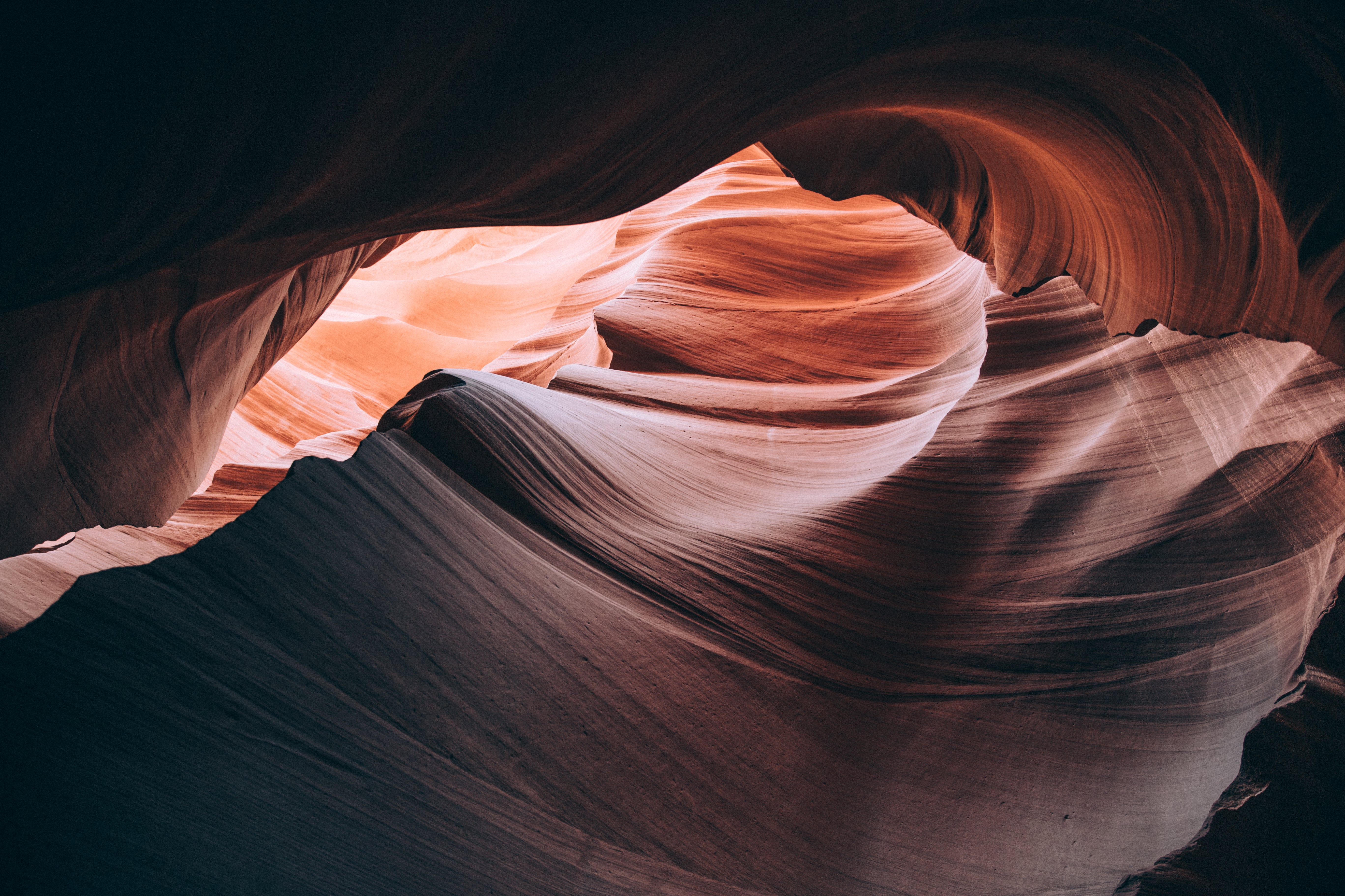 Lumière et courbes à l intérieur du canyon Photo