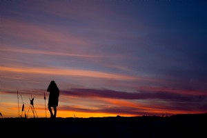 Photo de silhouette de coucher de soleil de prairie