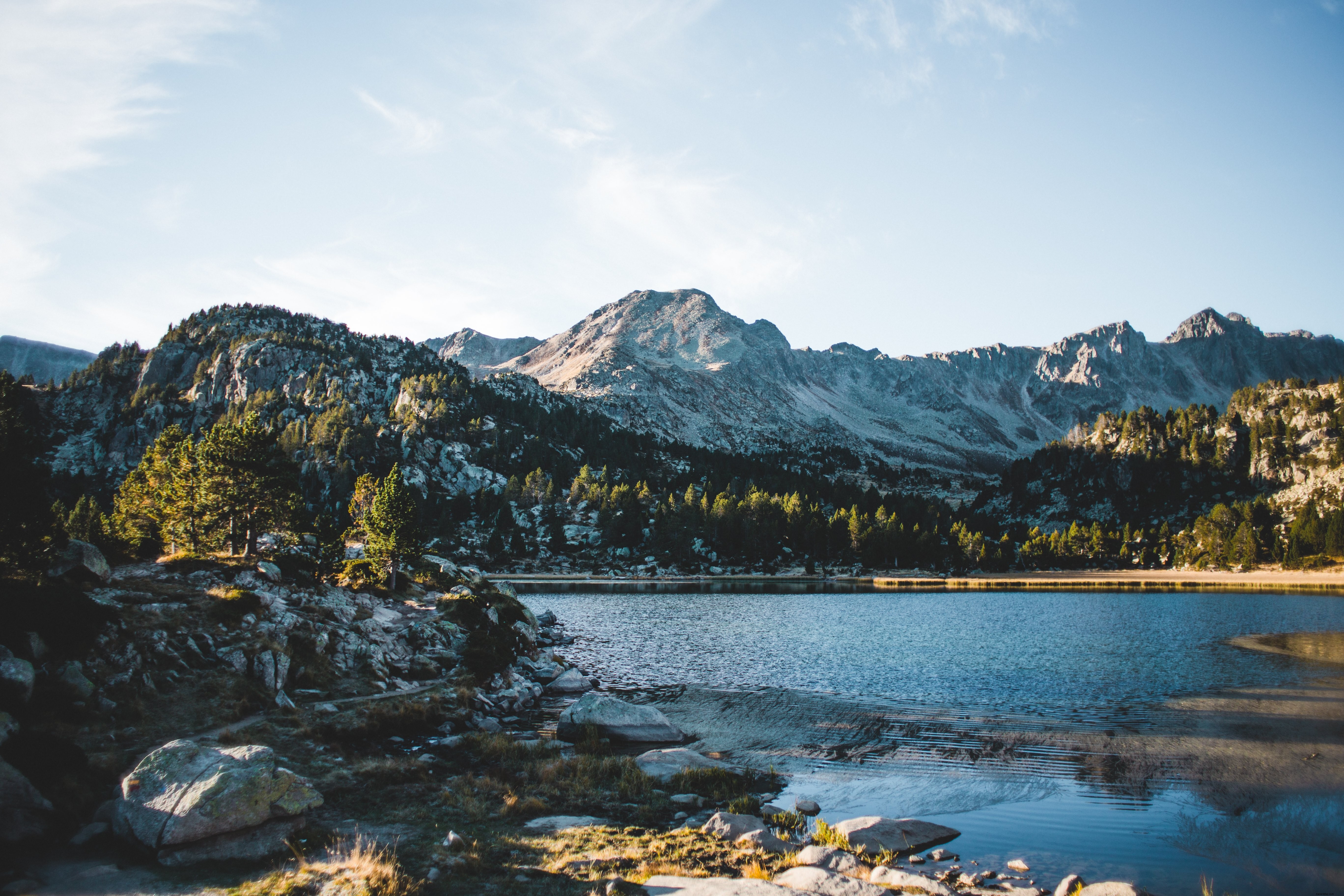 Photo du lac de montagne en Andorre