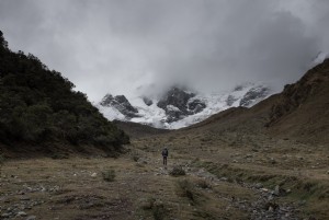 Foto di cime innevate di Machu Picchu