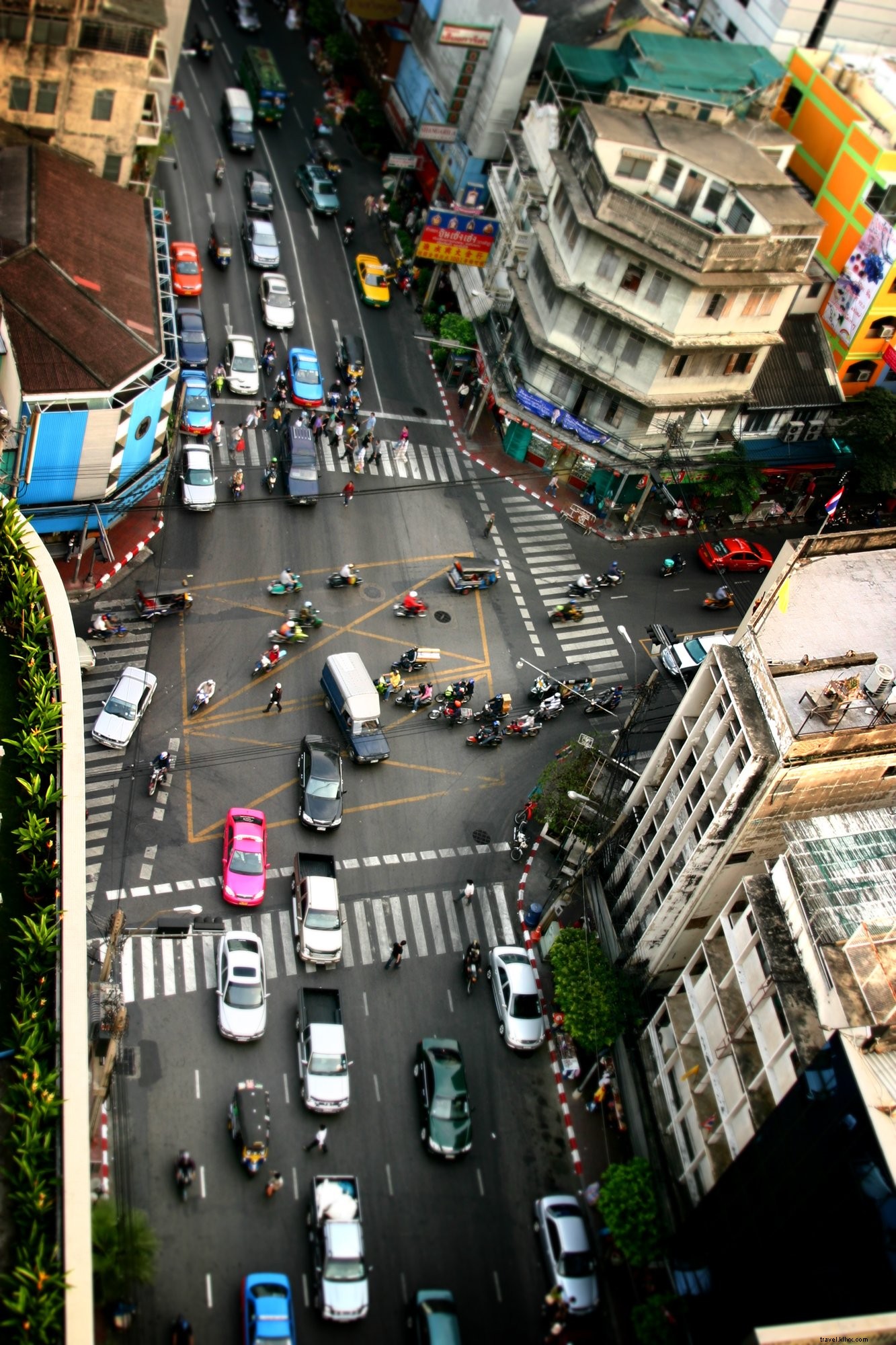 Persimpangan Thailand Yang Sibuk Di Atas Foto