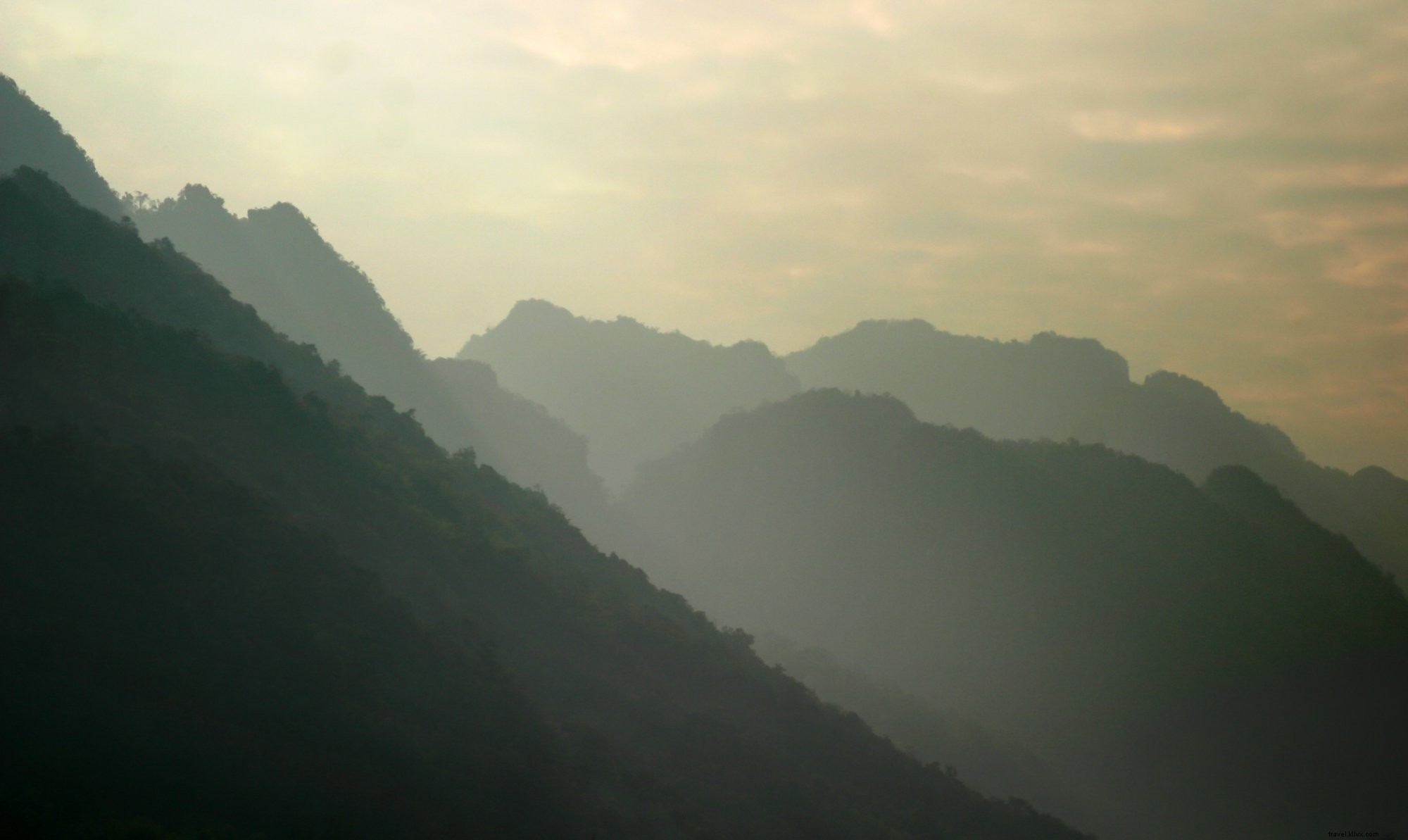 Foto monocromática de paisagem