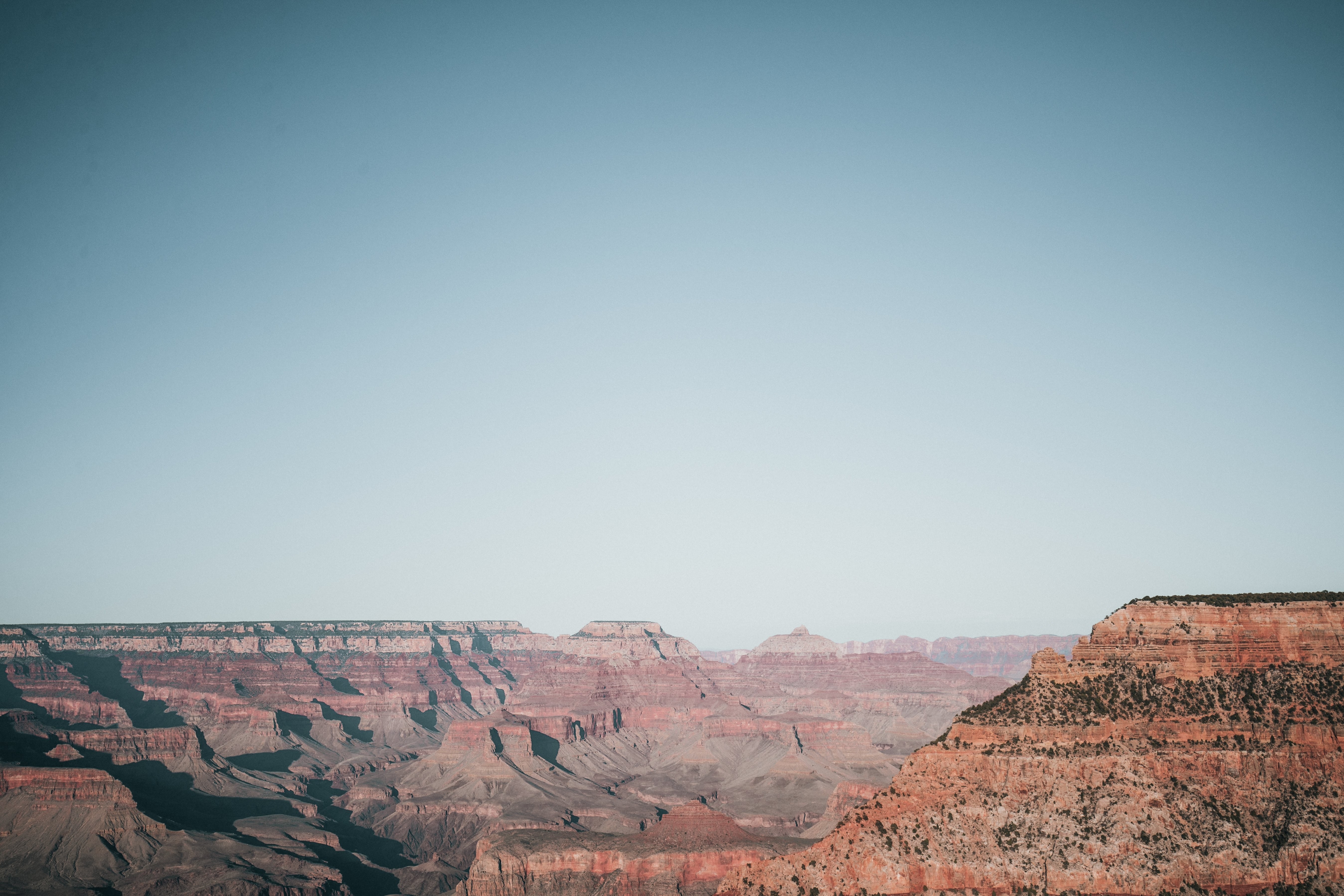 Ampio paesaggio di canyon e foto del cielo