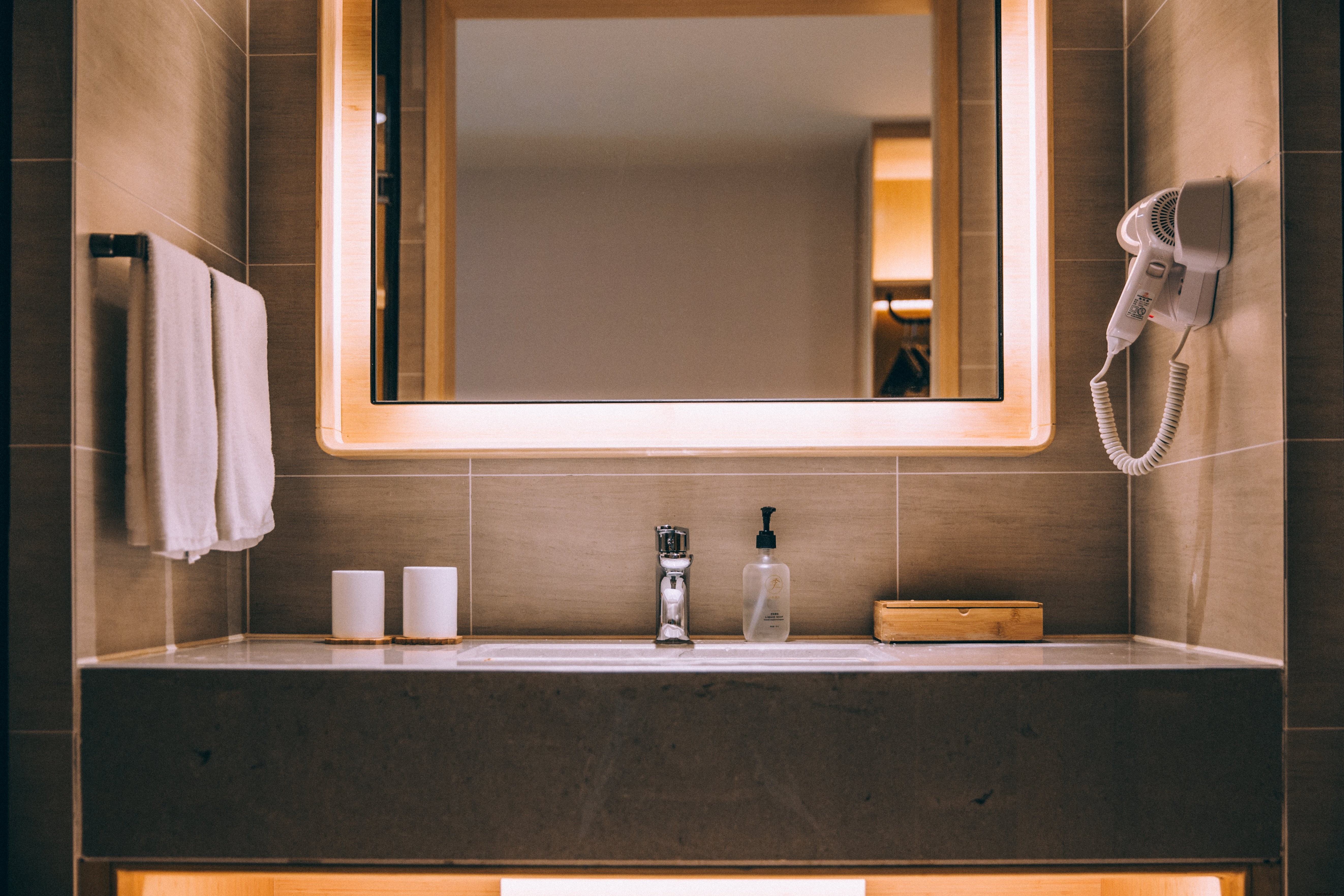 Photo de la salle de bain de l hôtel moderne