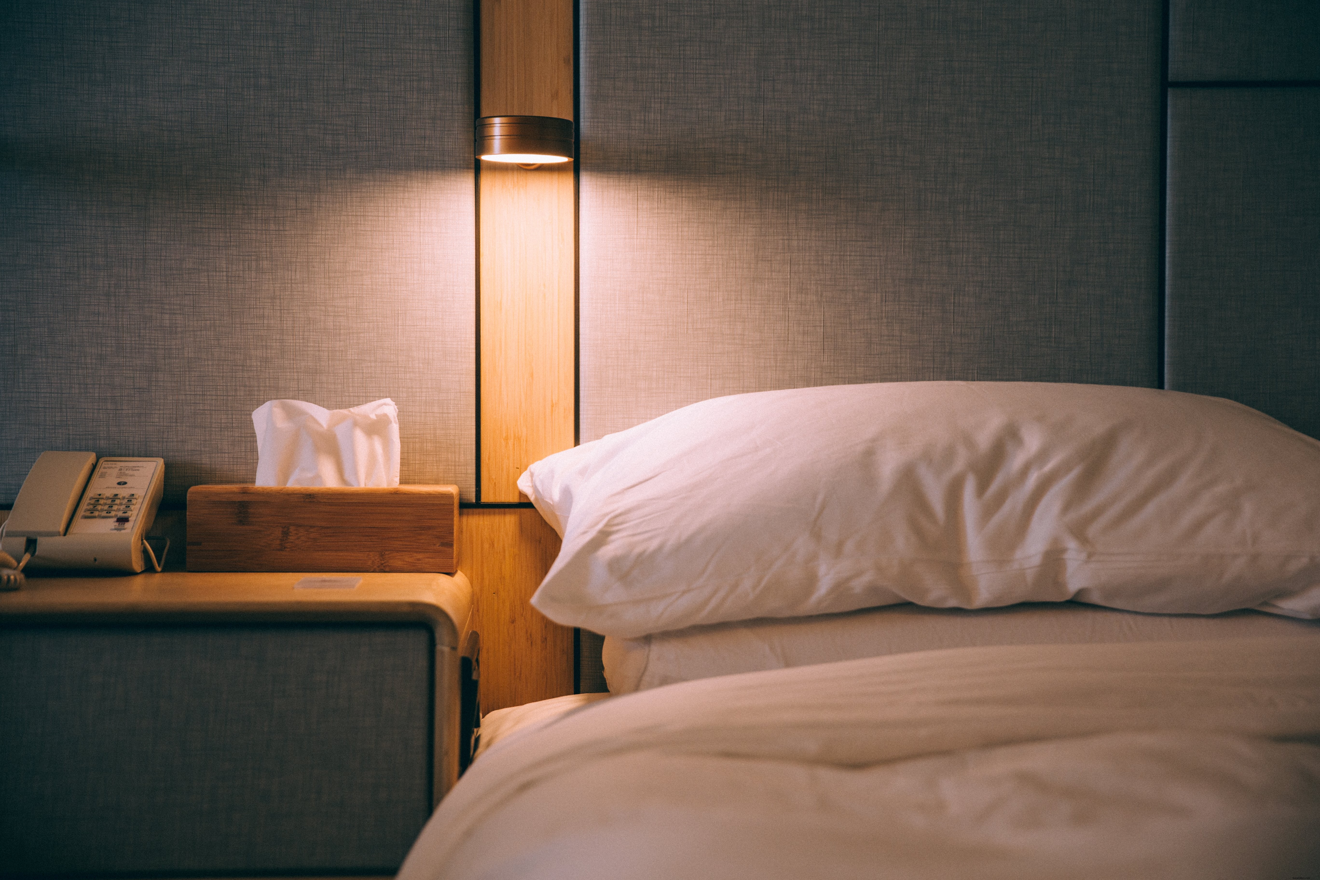 竹のホテルのベッド詳細写真