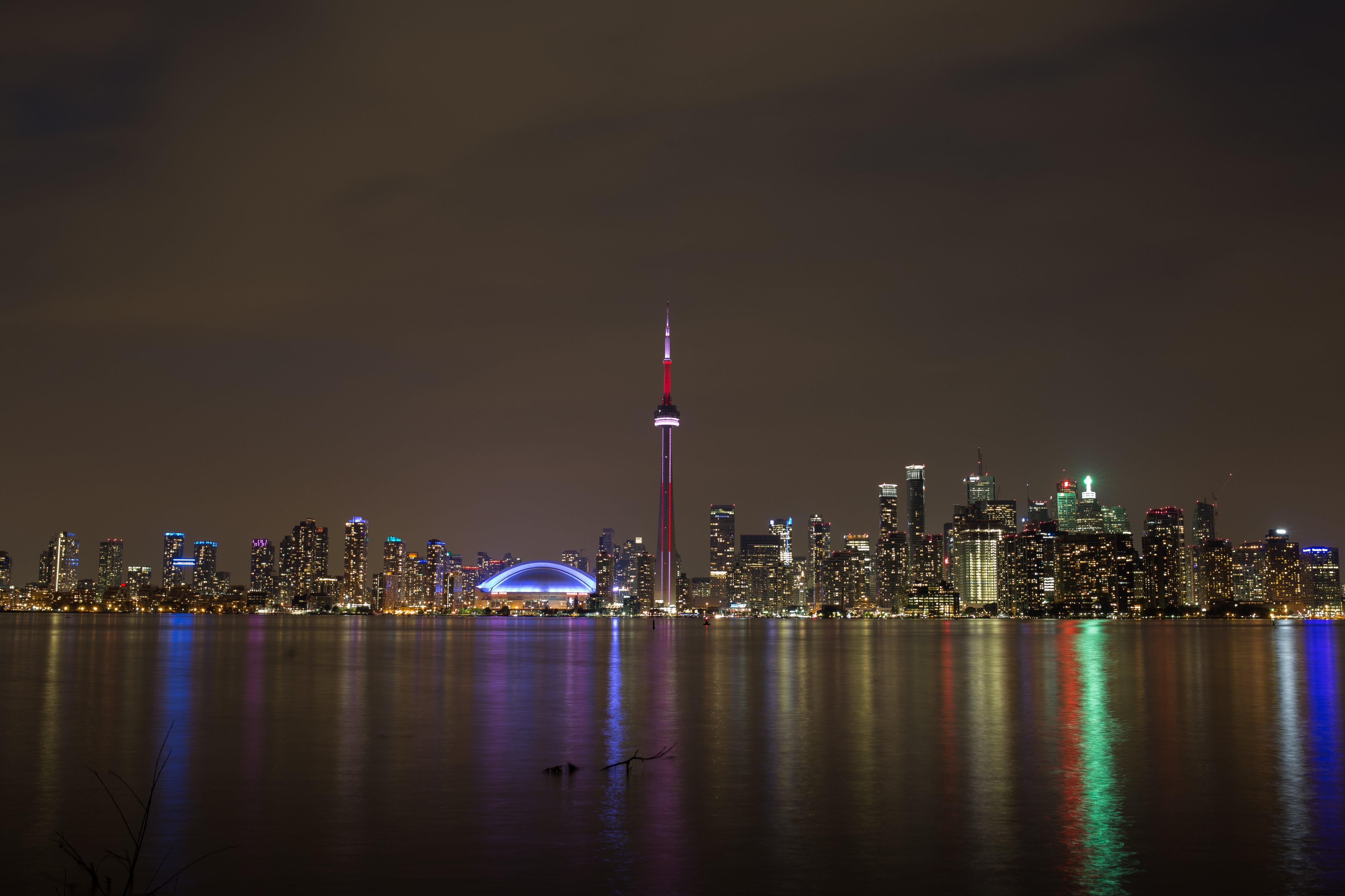 Foto di luci notturne della città di Toronto