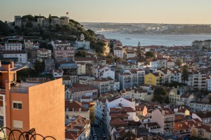 Vista della collina di Lisbona foto