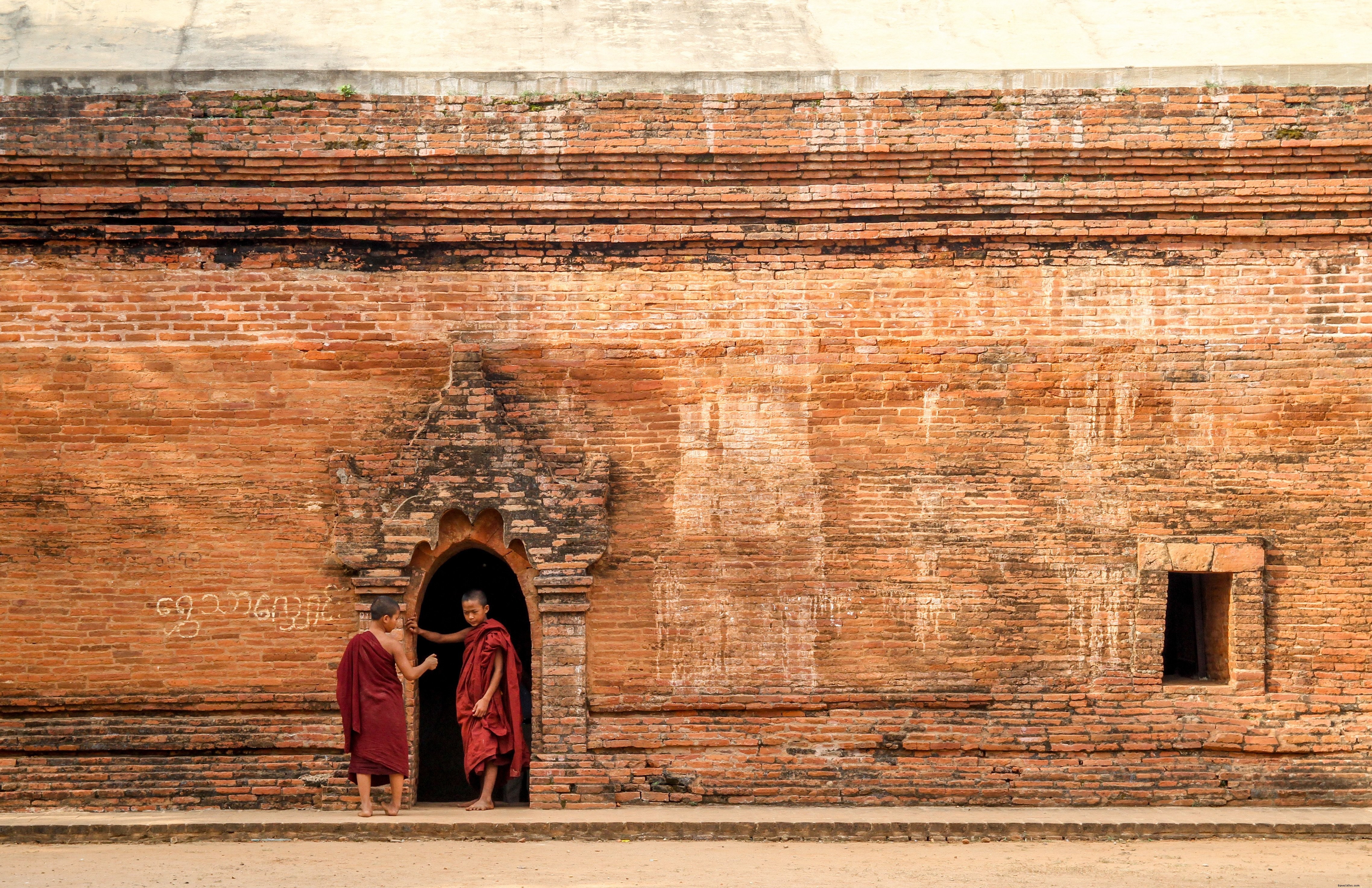 僧侶の子供たちミャンマー写真