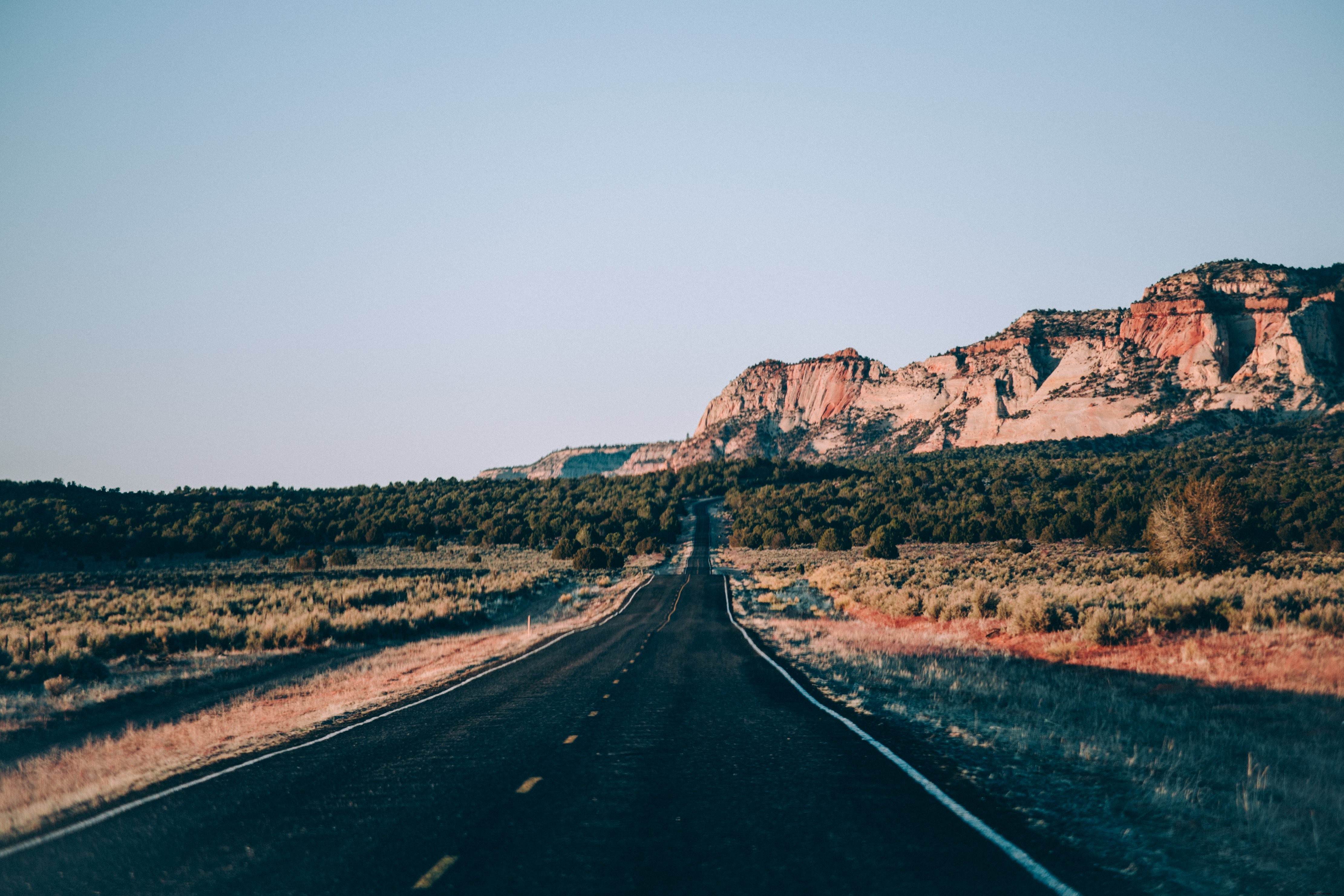 Foto da estrada do deserto americano
