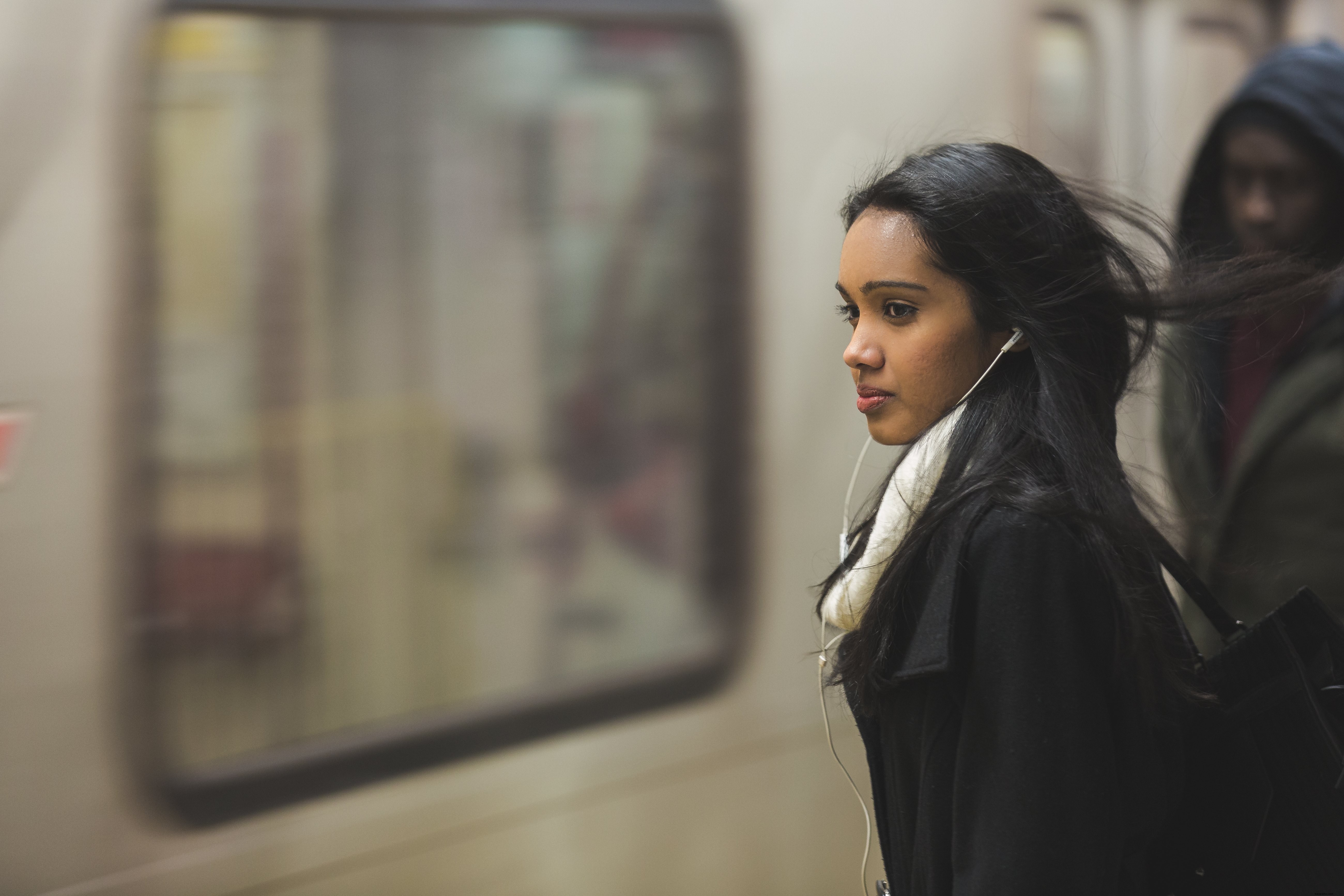 Photo de métro d attente venteuse