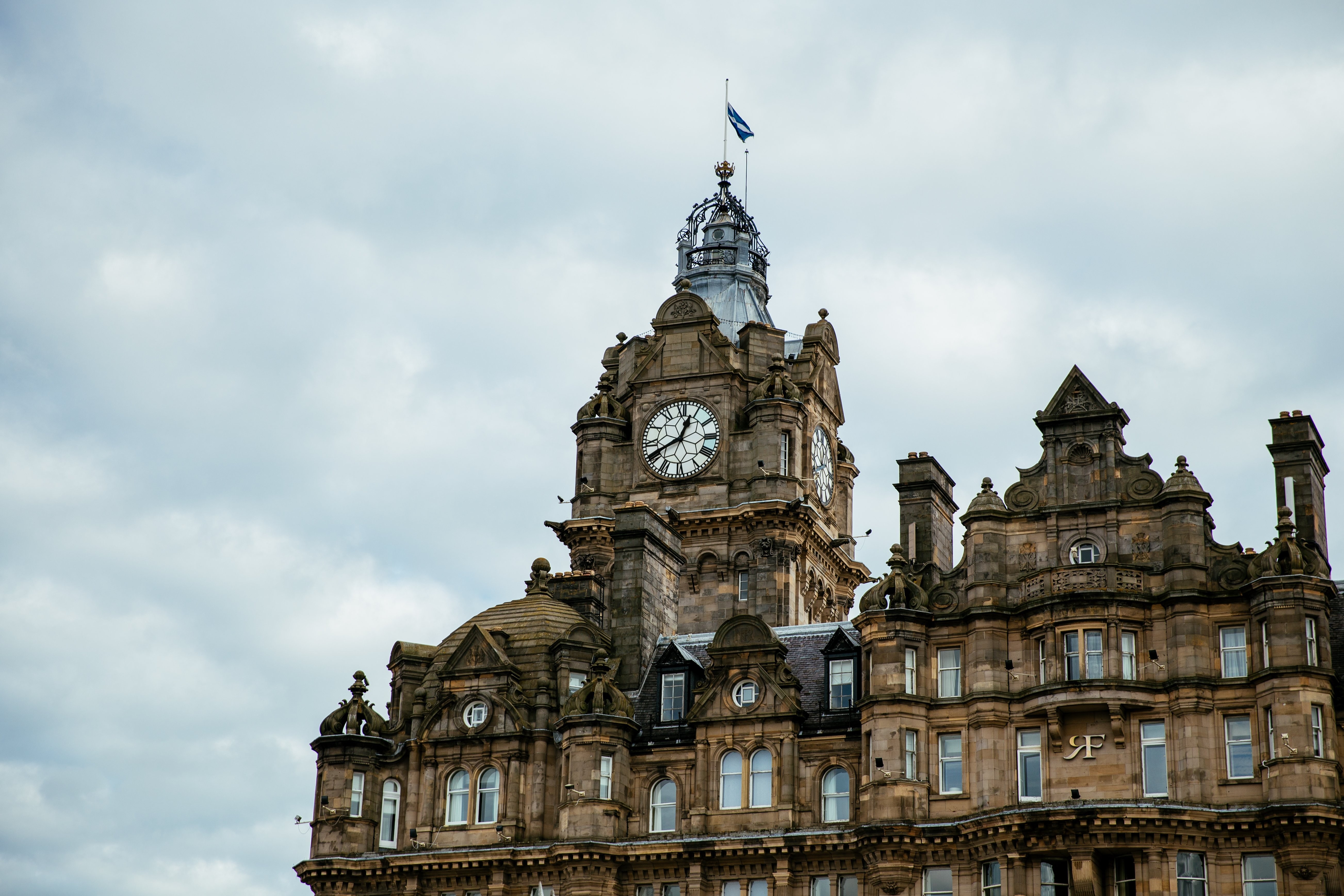 Foto da torre do relógio na Inglaterra