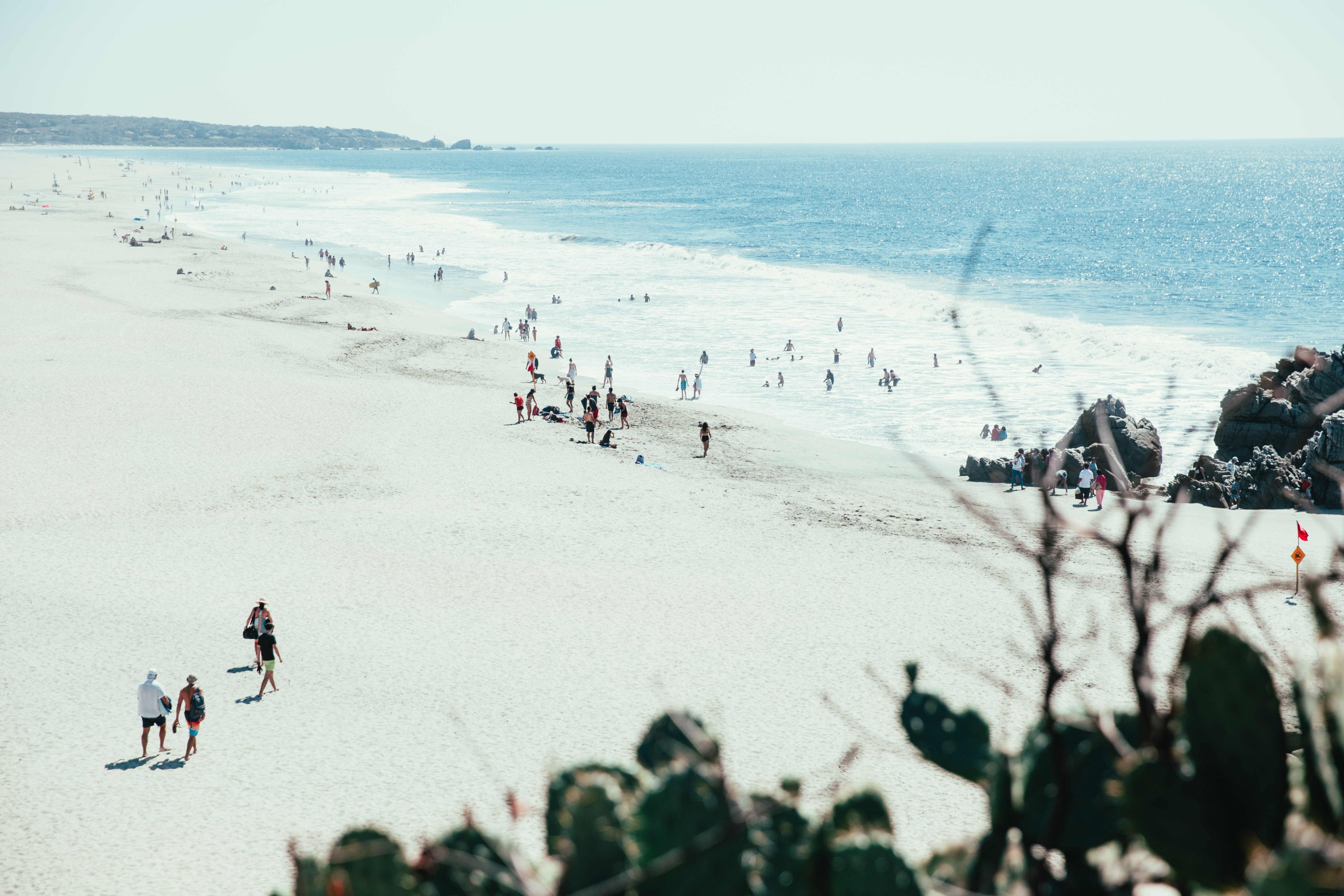 Plage de sable blanc à partir de la photo