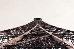 Foto da base da Torre Eiffel