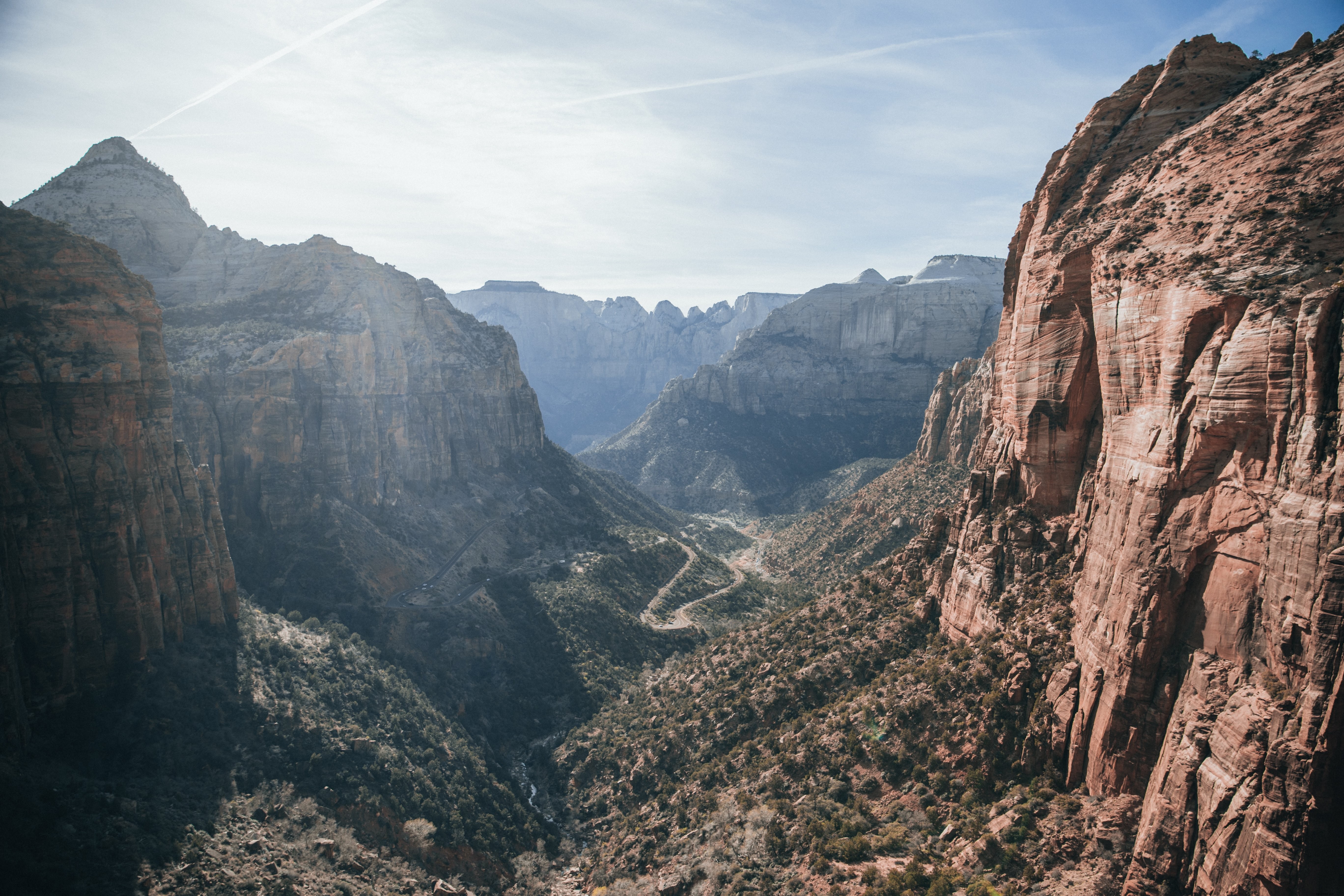 Foto Matahari Terang Di Atas Grand Canyon