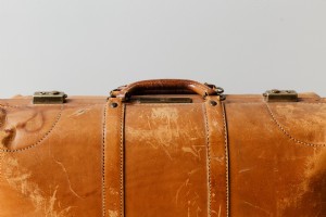 Foto de mala de viagem de couro vintage