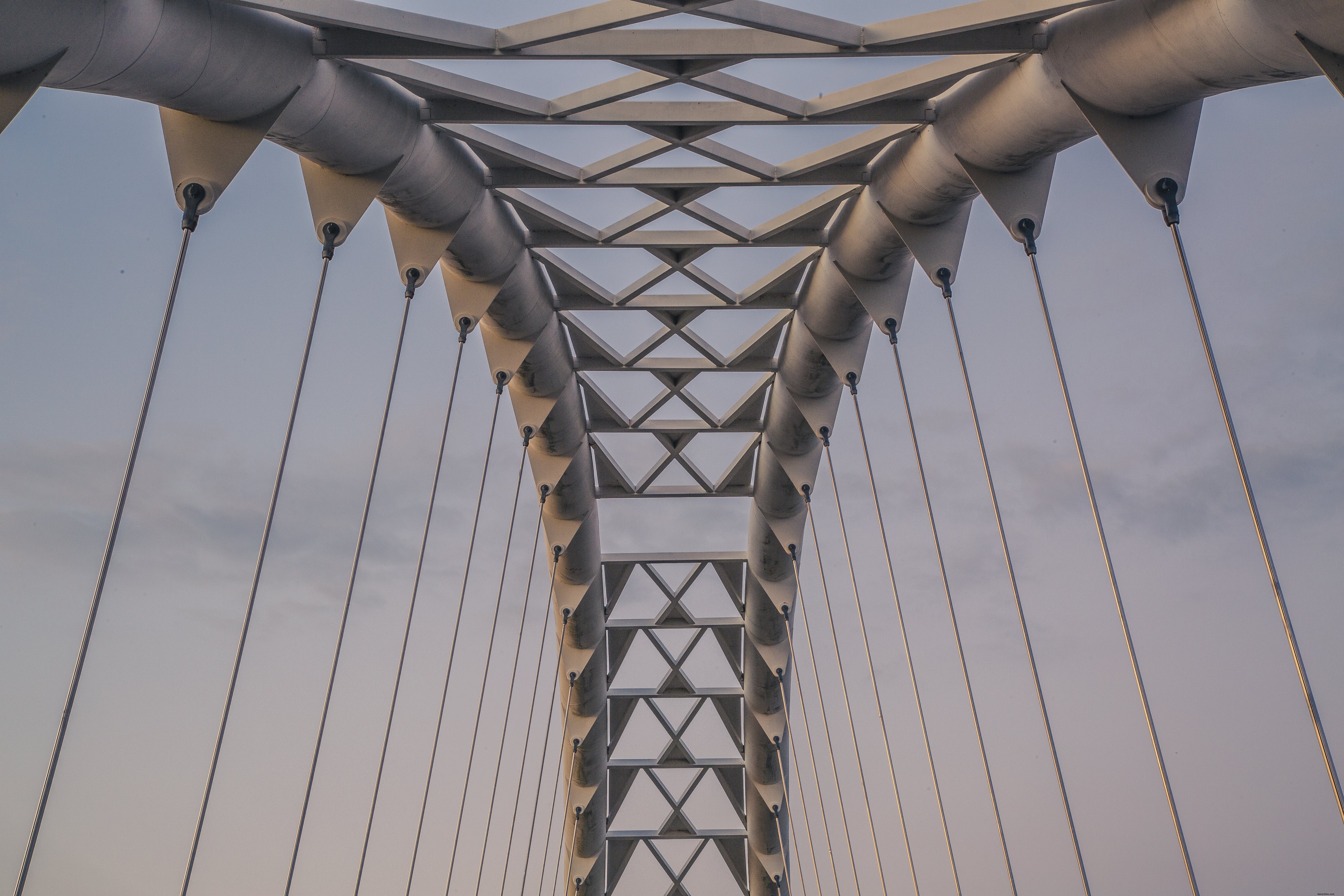 Foto da ponte simétrica
