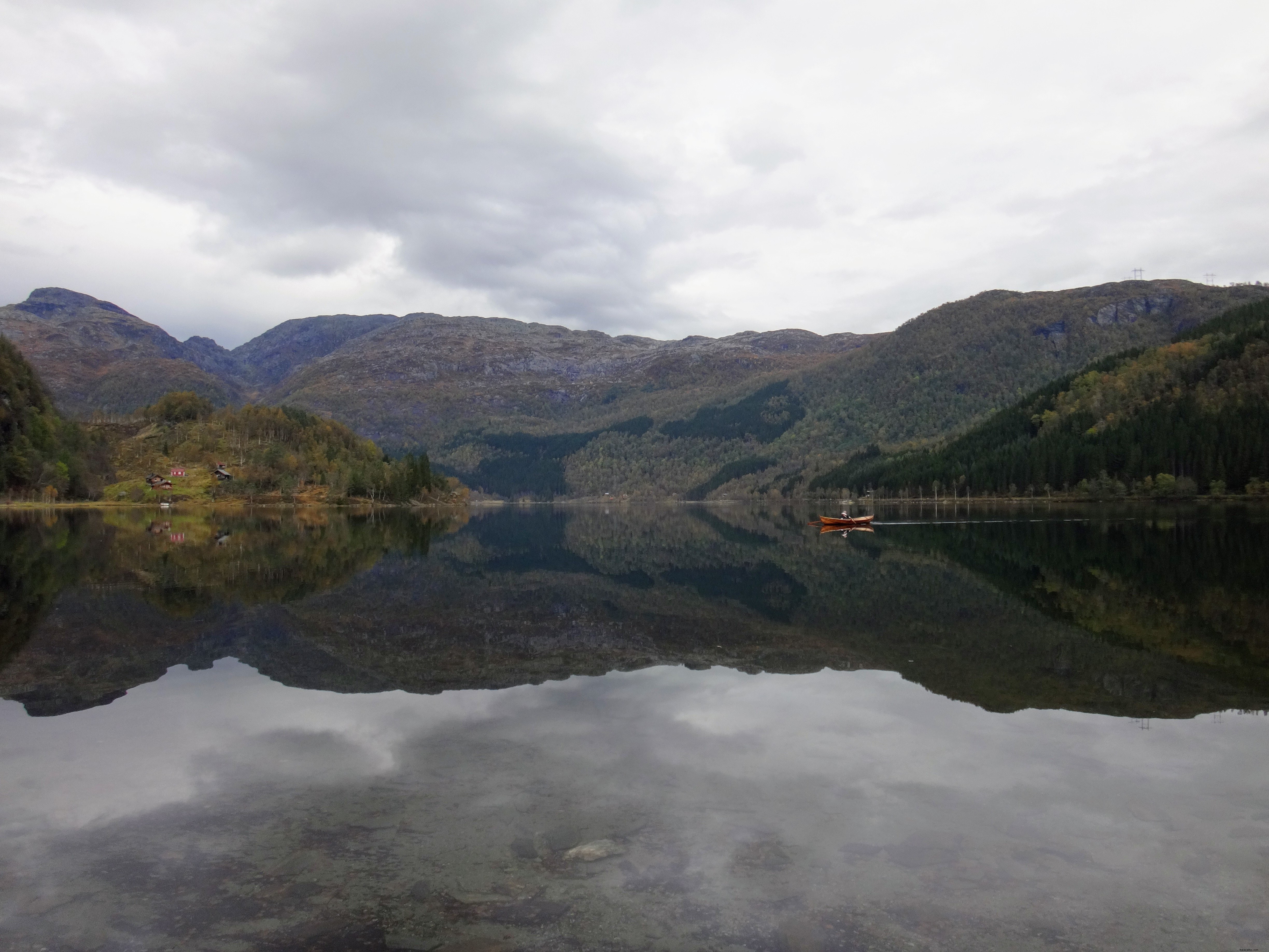 Foto Canoe Over Glassy Lake