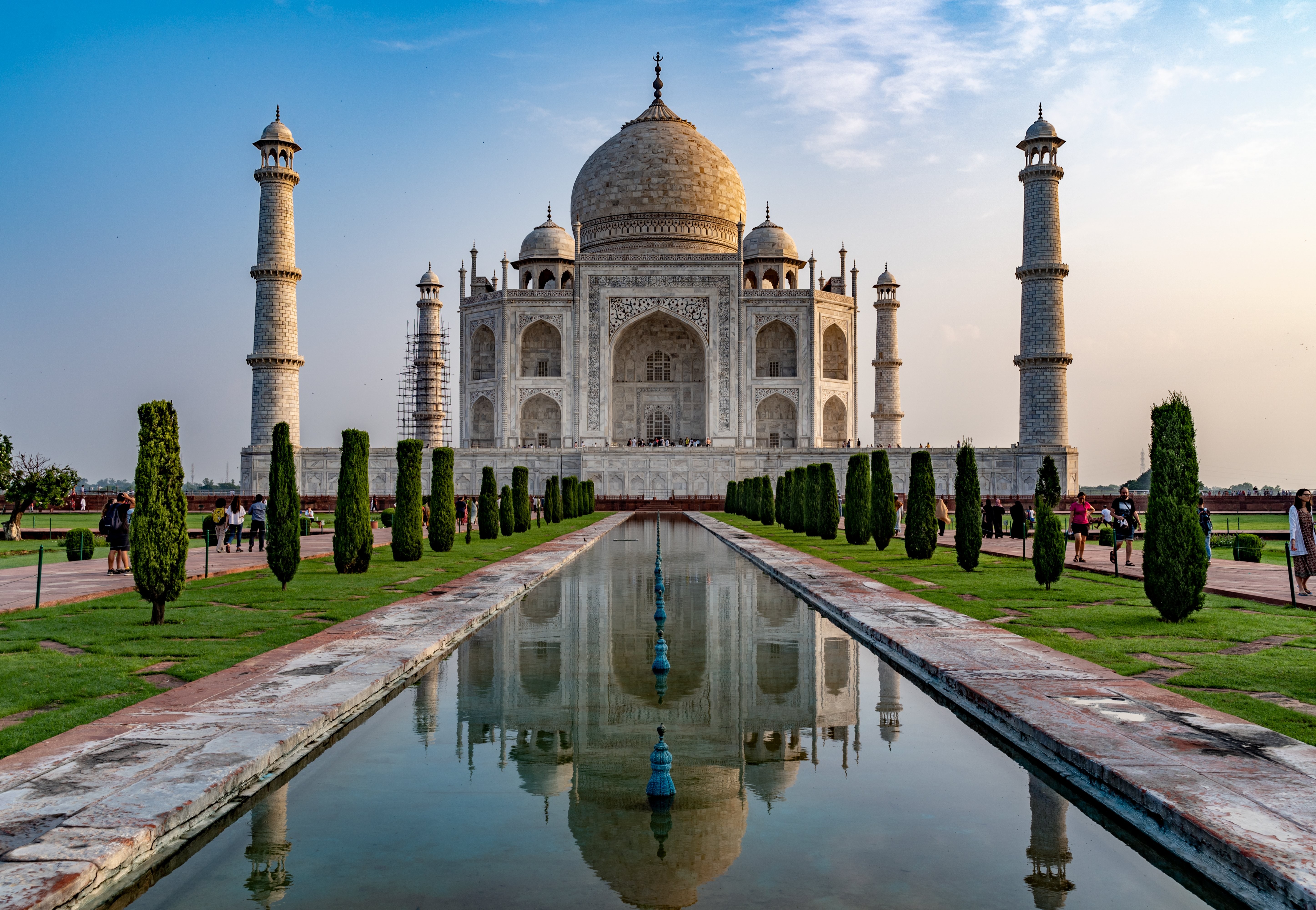 Foto Refleksi Taj Mahal Simetri