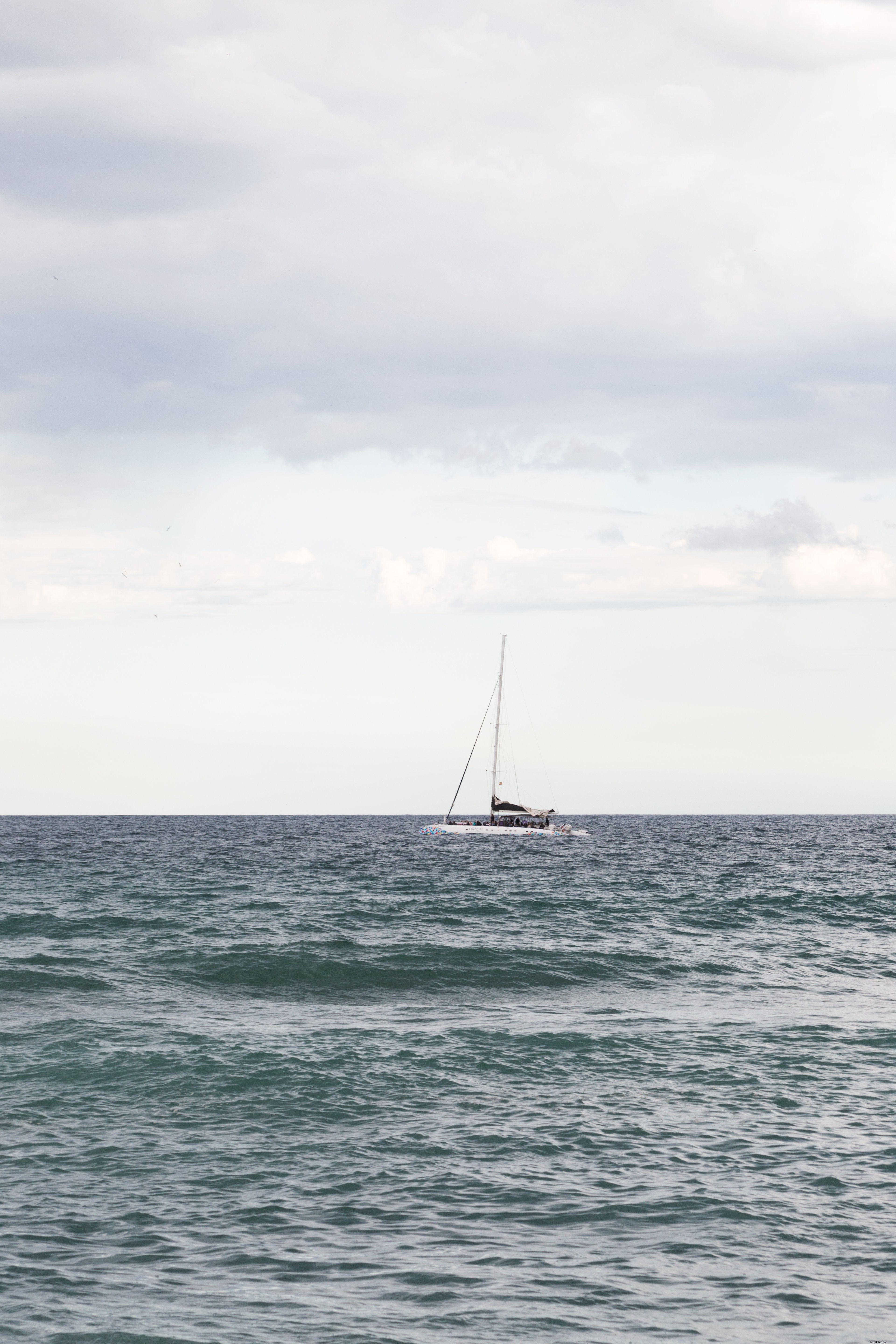 Petit bateau sur la photo de l eau