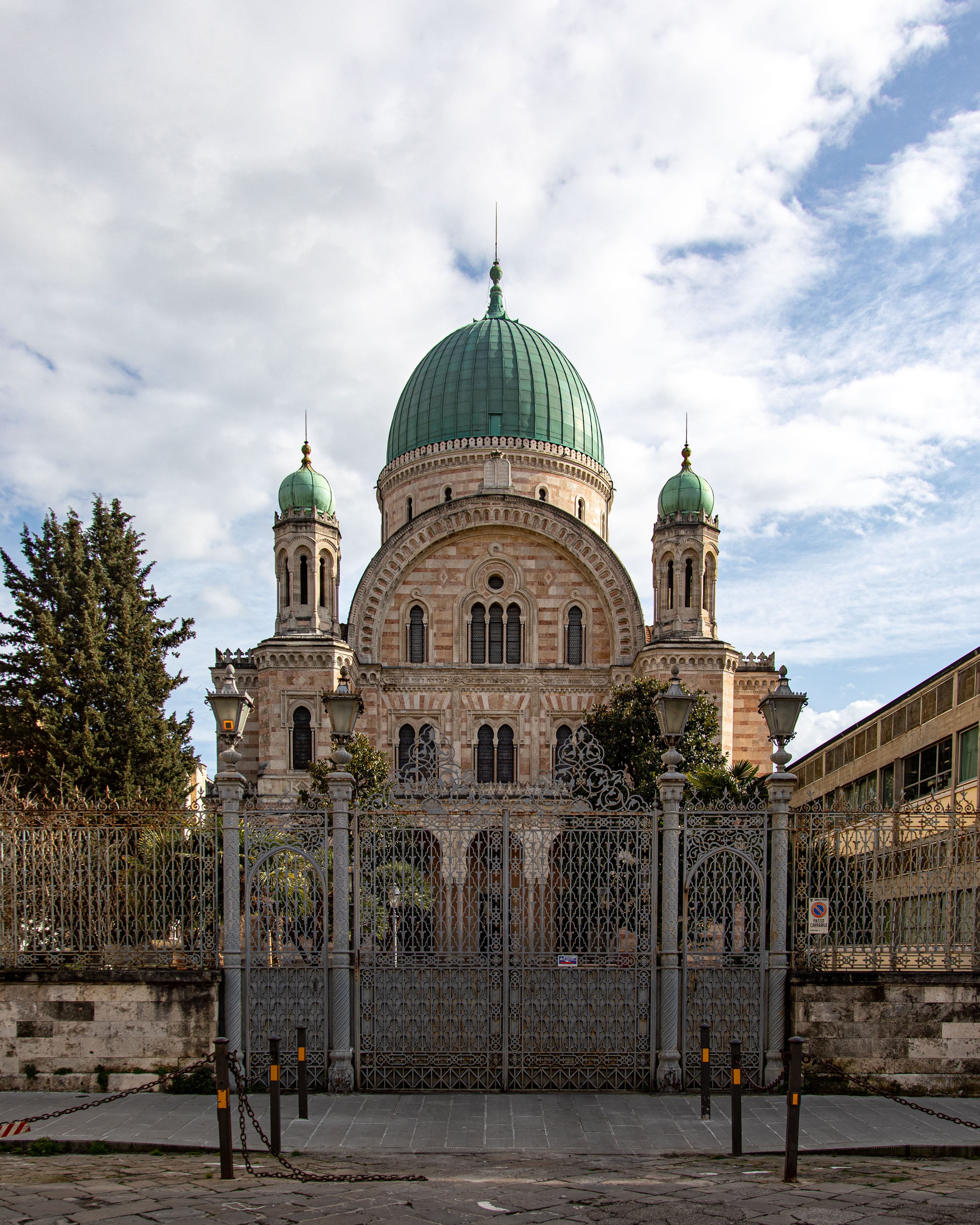 Foto de sinagoga y museo de arte y cultura hebraica