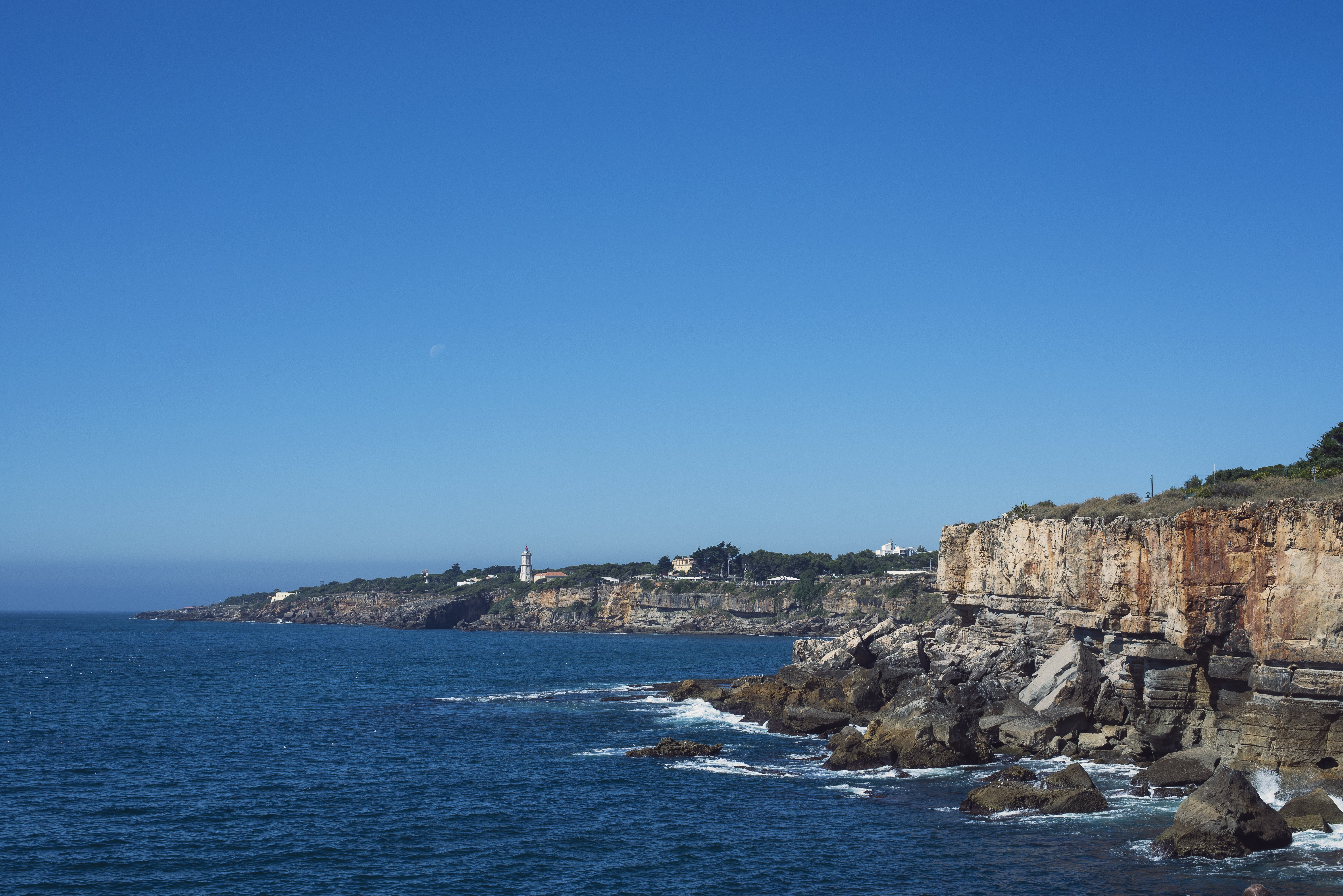 Rocky Cliffside domine la photo de paysage