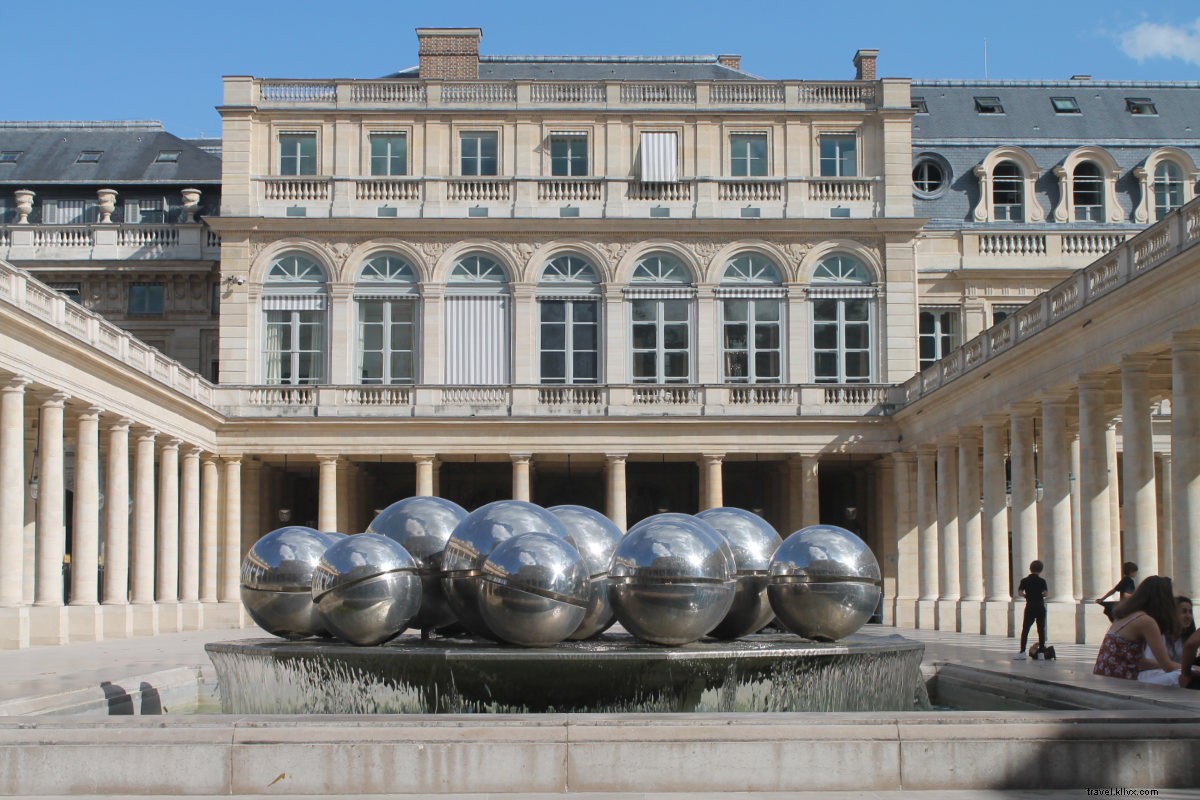 Baguettes Palais, Petanca:el mejor paseo por el barrio de París