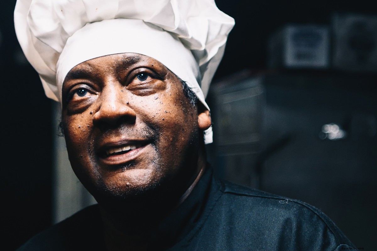 Questo leggendario ristorante di pollo di Harlem è condito alla perfezione