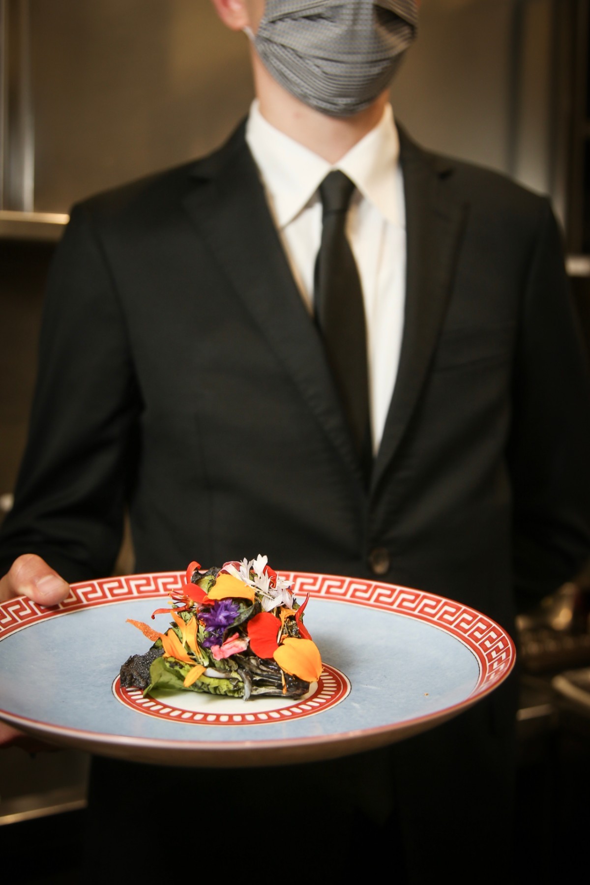 Quarentena do melhor chef da Itália, Cruzadas, e abre novamente o restaurante com cuidado