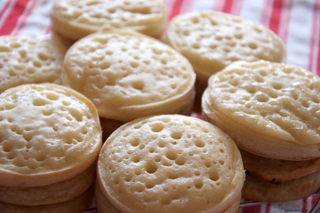 Comfort Me with Carbs:English Crumpets dari The Beaumont di London