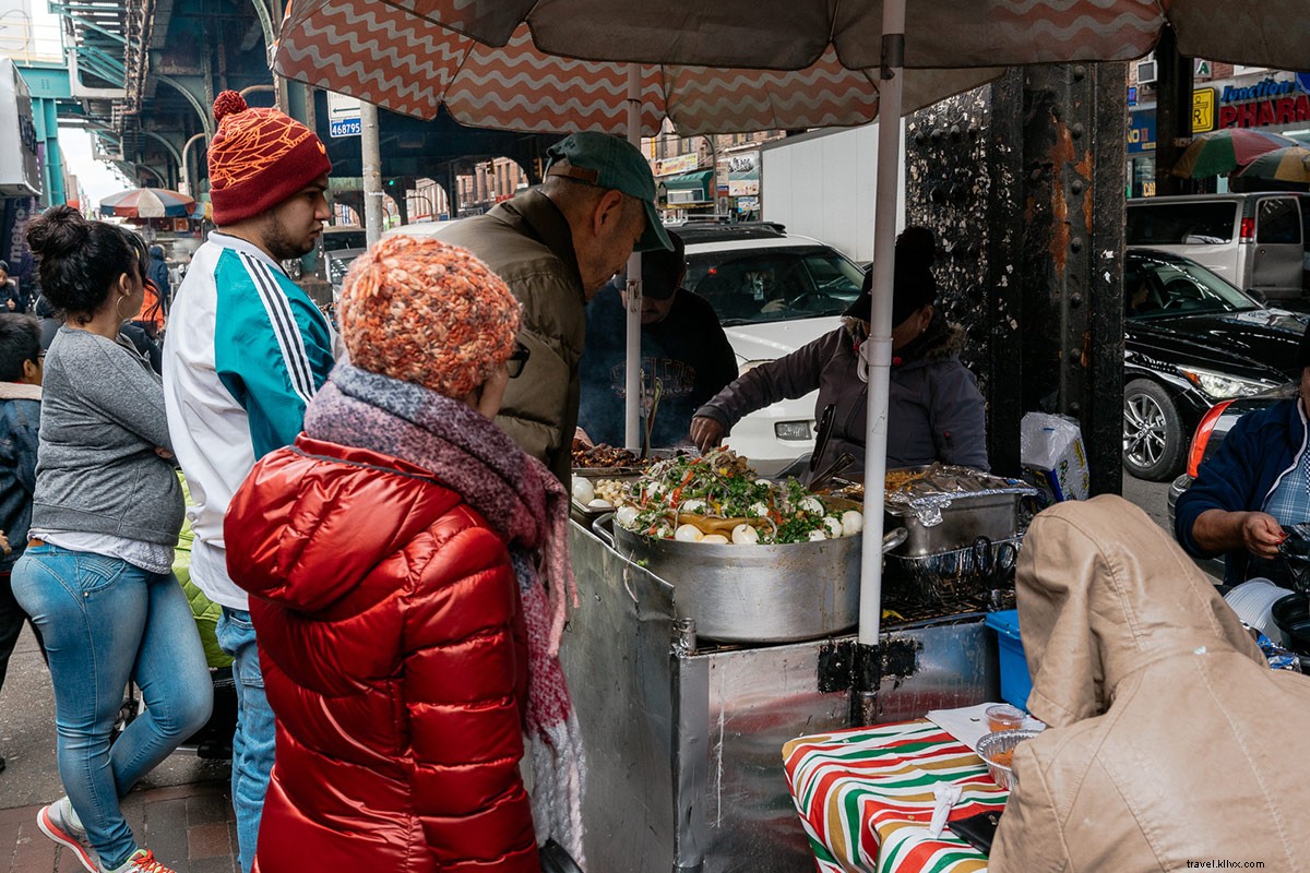 Tur Makanan Jalanan Ini Membawa Anda Ke Tempat-tempat Yang Tidak Ada Orang Lain, Seperti Hati Ratu