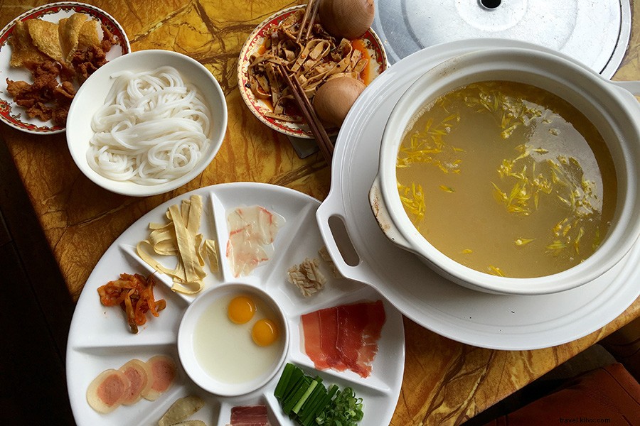 Perché hai bisogno di mangiare a modo tuo attraverso la provincia cinese dello Yunnan in questo momento? 