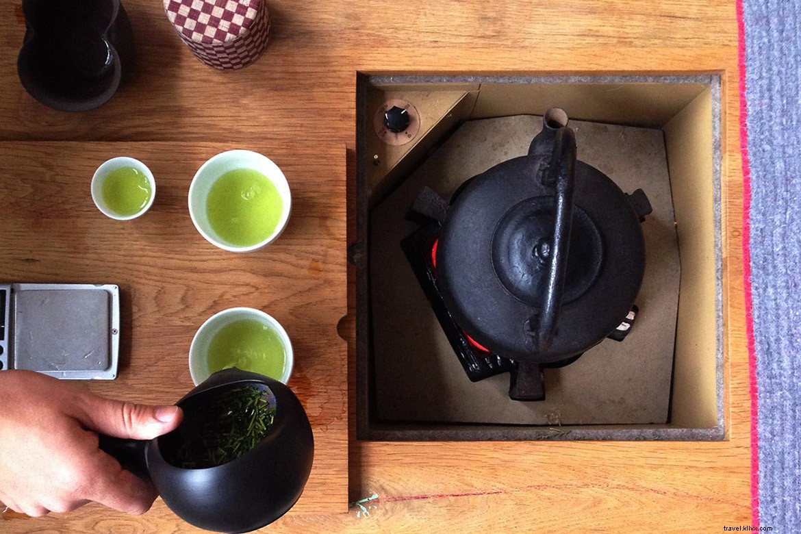 ¿Conoce la forma correcta de beber té japonés? 