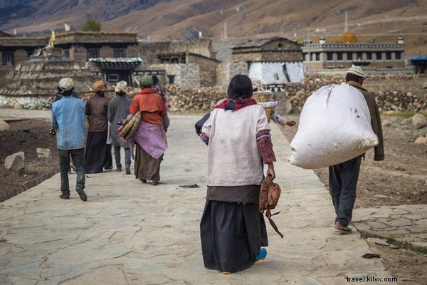 Makan Siang Tak Terduga untuk Dua Orang di Kastil Tibet 