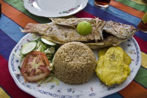 Comendo e bebendo em Cartagena 