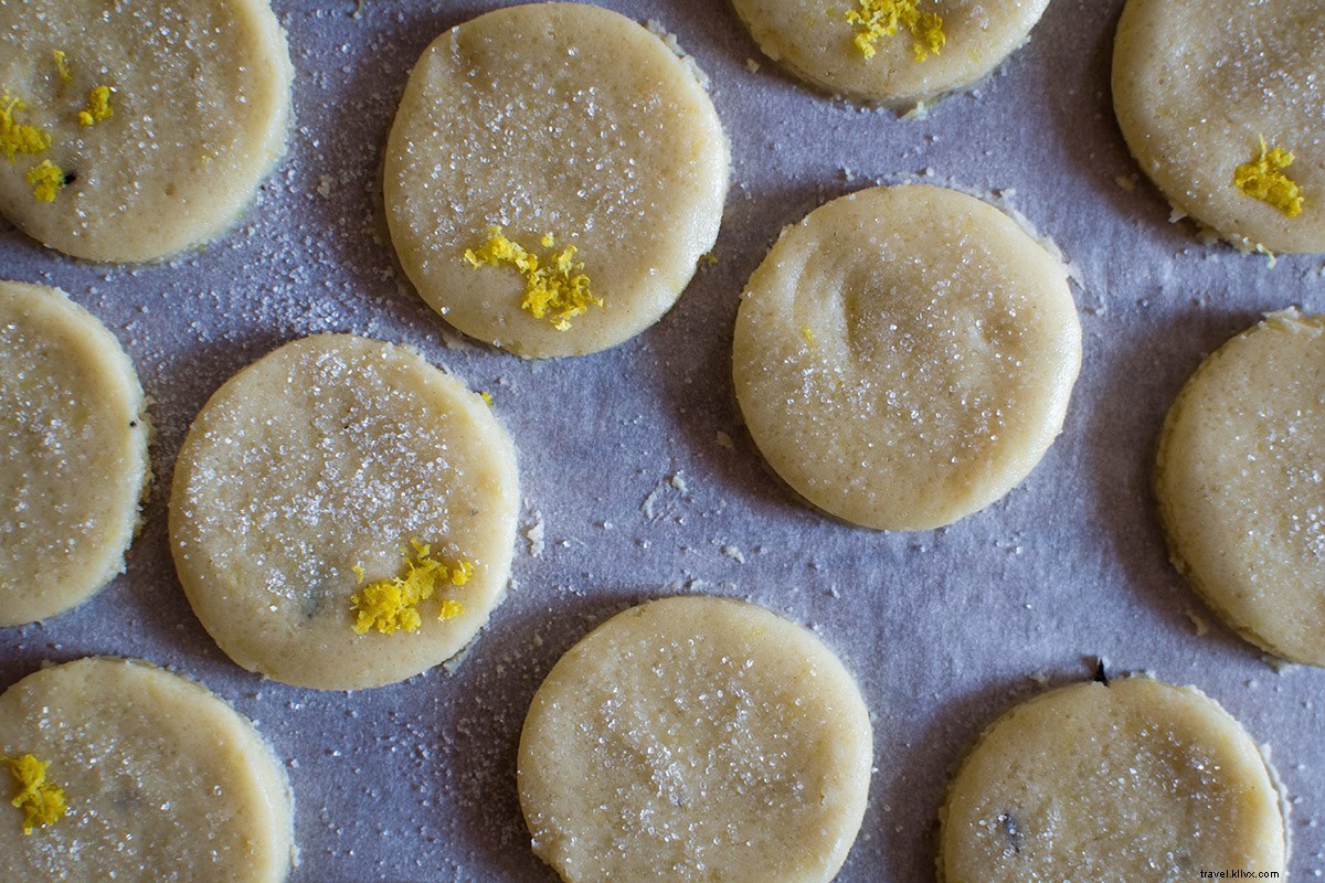 Una receta provenzal para galletas de mantequilla de limón y lavanda 