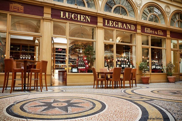 パリで一人旅：バーで食べる 