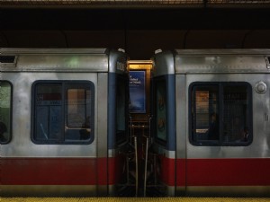 Foto entre carros de metrô 